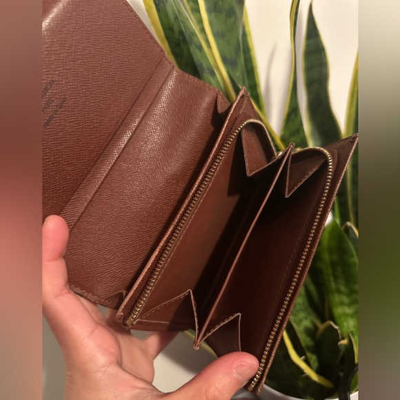 Authentic Louis Vuitton Monogram Tressor Wallet - Picture 6 of 16